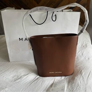 Marc Jacobs Brown Leather Shoulder Bag Minimalist Design